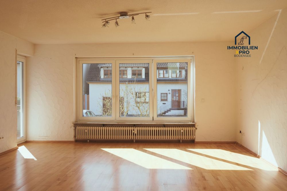 4-Zimmer-EG-Wohnung mit Gartenzugang, Balkon und Garage in ruhiger Lage von Hilzingen – Bild 1